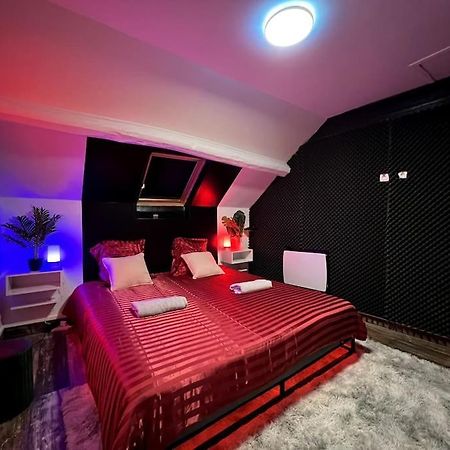 Red Love-Room / Balneo & Plus ! Souppes-sur-Loing Екстер'єр фото