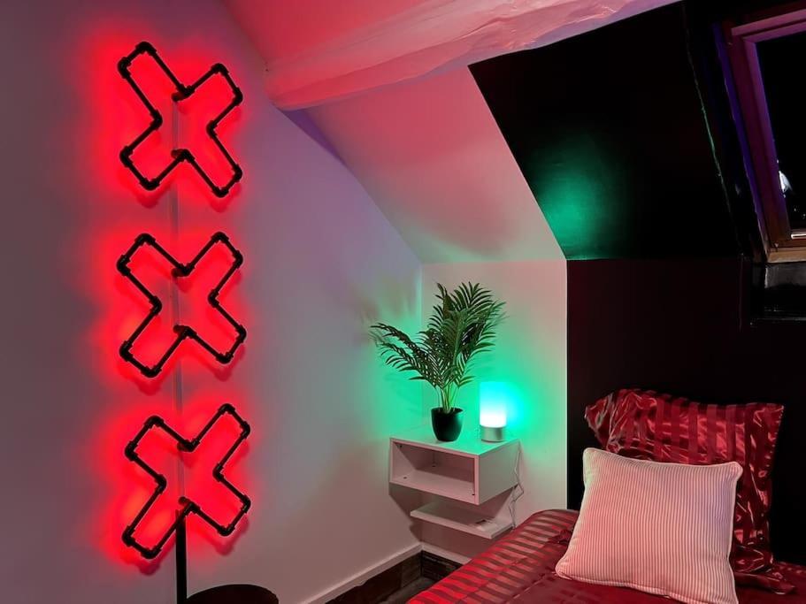 Red Love-Room / Balneo & Plus ! Souppes-sur-Loing Екстер'єр фото