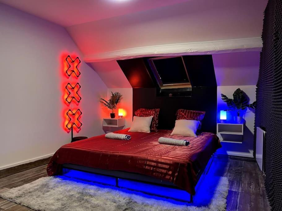 Red Love-Room / Balneo & Plus ! Souppes-sur-Loing Екстер'єр фото